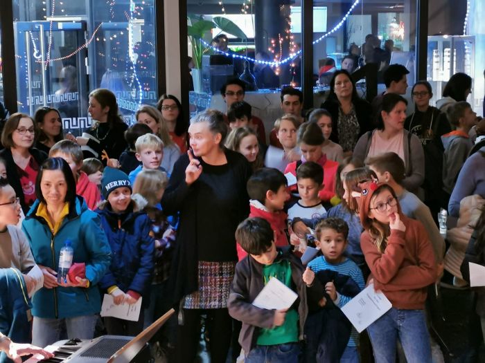 Das traditionelle Treppenhaussingen im WDG 2019